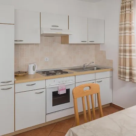 Apartment 1 Bedroom Awesome In