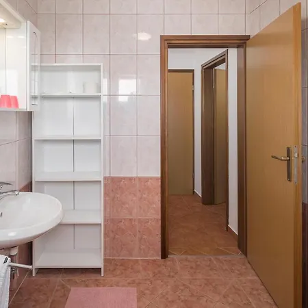 1 Bedroom Awesome In Poreč