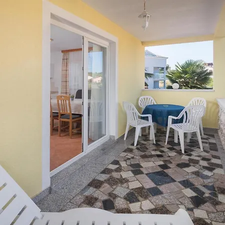 Apartment 1 Bedroom Awesome In