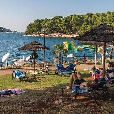 1 Bedroom Awesome In Apartment Poreč